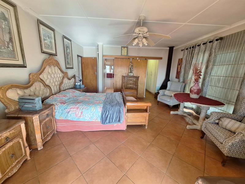 5 Bedroom Property for Sale in Hartenbos Heuwels Western Cape